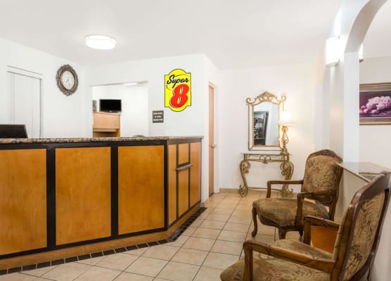 Super 8 by Wyndham Cloverdale Wine Country 1