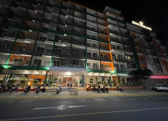 Zephyr Grand Hotel 1