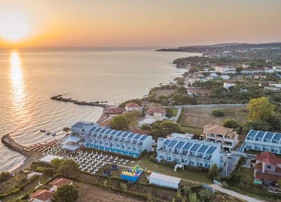 Golden Coast Beachfront Resort 1
