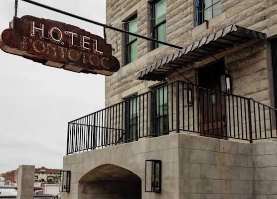 Hotel Pontotoc 1