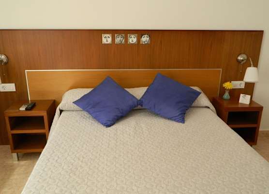 ROVIOR Rooms & Café 1