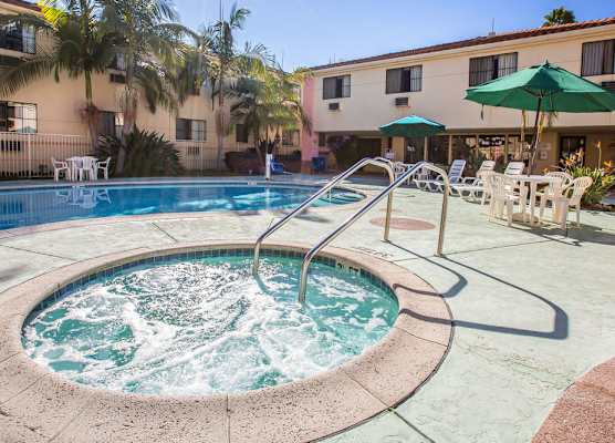 QUALITY INN & SUITES 1