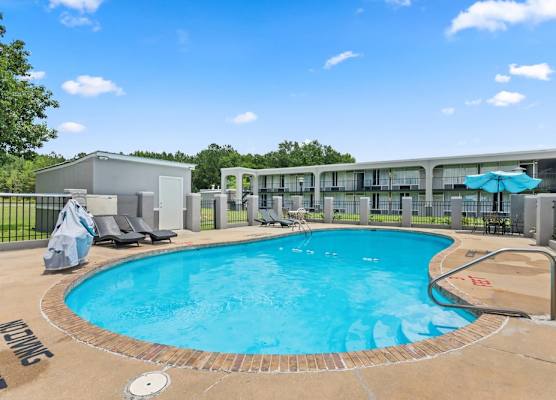 Econolodge 1