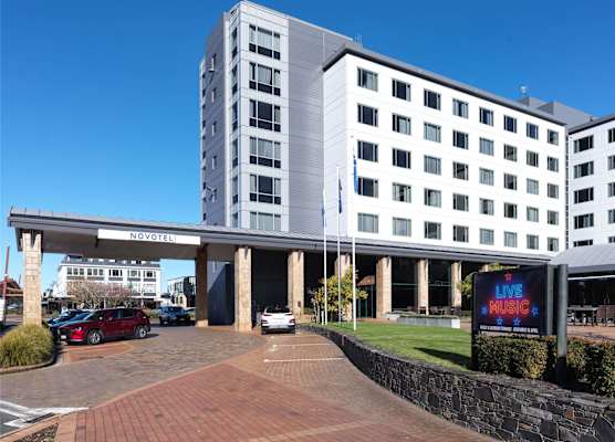 Novotel Rotorua Lakeside 1