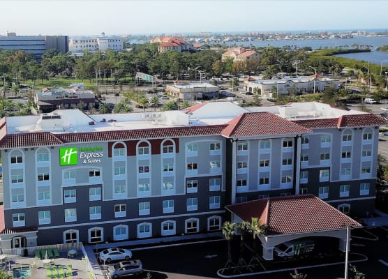 Holiday Inn Express & Suites ST. PETERSBURG - MADEIRA BEACH by IHG 1