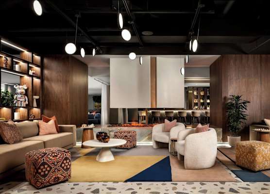 W Toronto 1