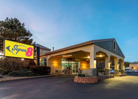 Super 8 by Wyndham NAU/Downtown Conference Center 1