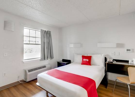 OYO Hotel Houston Katy Freeway 1