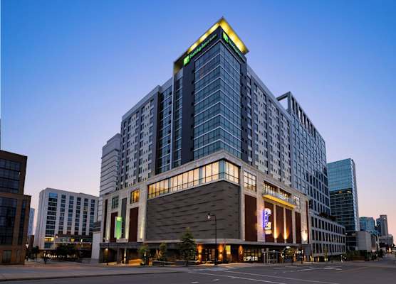 Holiday Inn & Suites NASHVILLE DOWNTOWN - BROADWAY by IHG 1