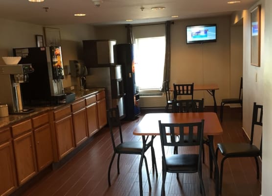 Super 8 by Wyndham Allentown 1