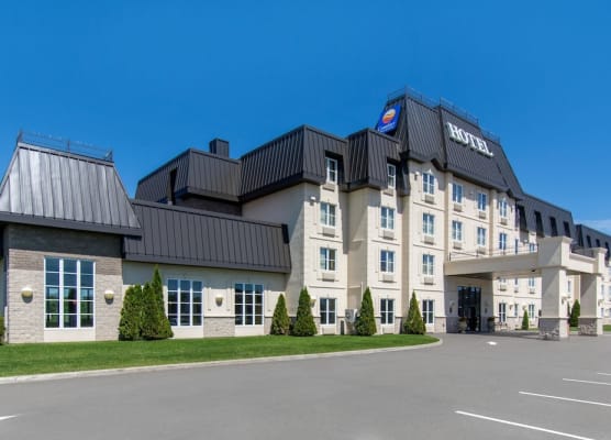Comfort Inn & Suites 1