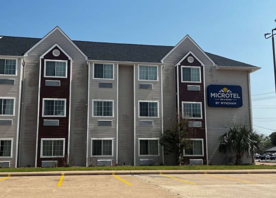 Microtel Inn & Suites by Wyndham Houston 1