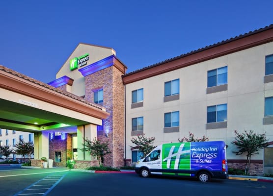 Holiday Inn Express & Suites CLOVIS-FRESNO AREA by IHG 1