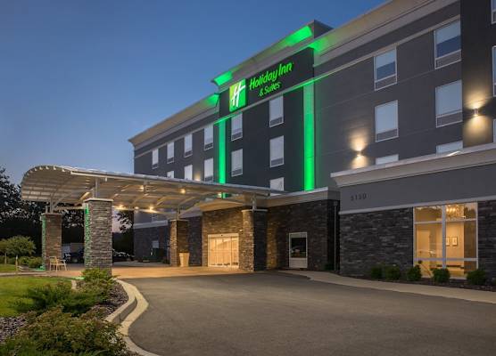 Holiday Inn & Suites DECATUR-FORSYTH by IHG 1