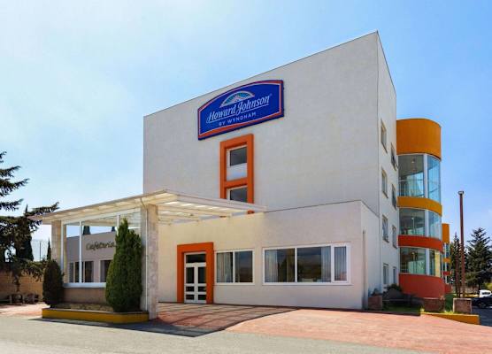 Howard Johnson by Wyndham Toluca 1