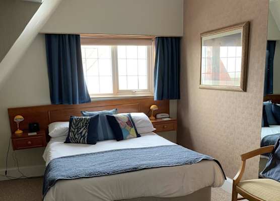 Knights Court Hotel 1