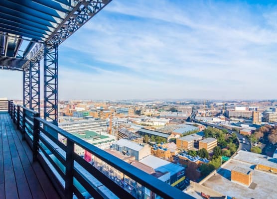 Maboneng Artsy Apartment - Secure with Full Backup Water & Electric 1