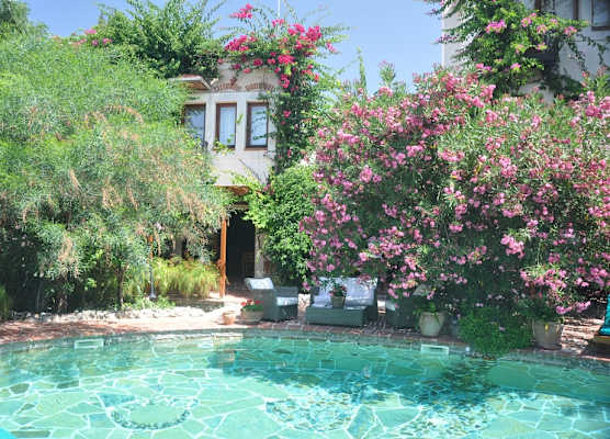 El Vino Hotel & Suites 1