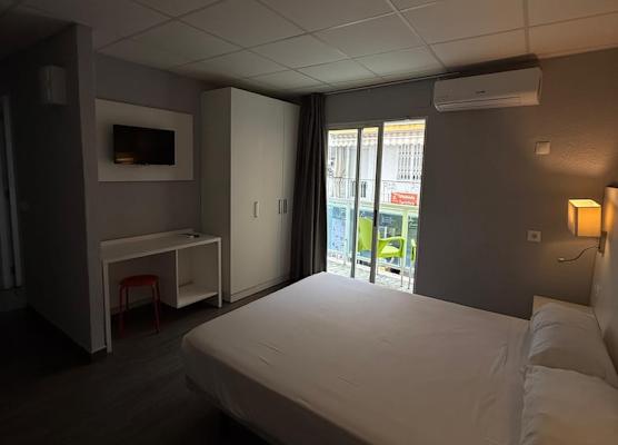 Hostal B y B Benidorm 1