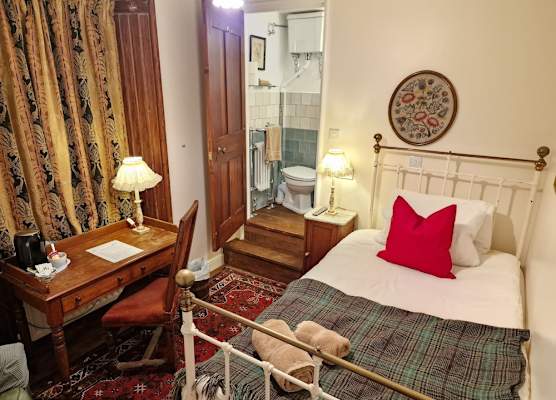 Cambus O' May Traditional Highland Hotel 1