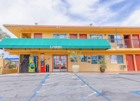 Hotel Avenida - Oceanside Camp Pendleton 1