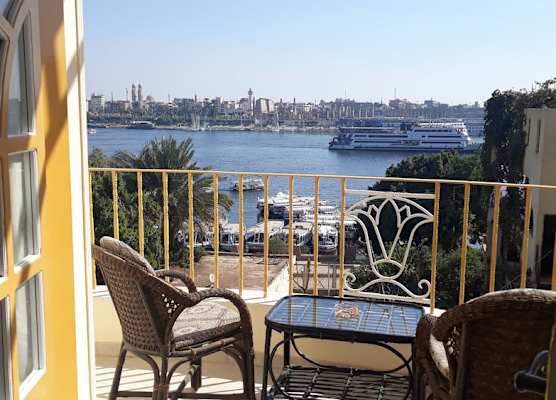 Spring Hotel Luxor 1