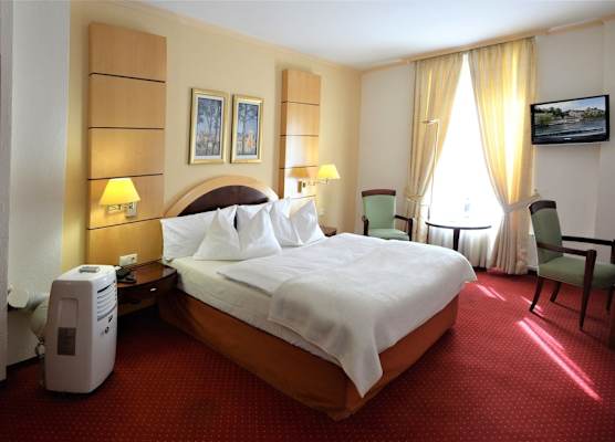 Hotel am Kochbrunnen 1
