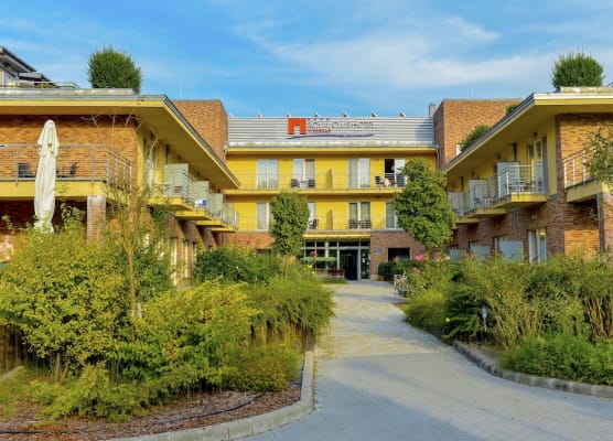 Royal Club Hotel 1