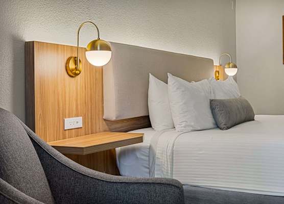 Chateau Big Bear Boutique Hotel, BW Signature Collection 1