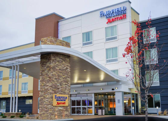 Fairfield Inn and Suites Canton South 1
