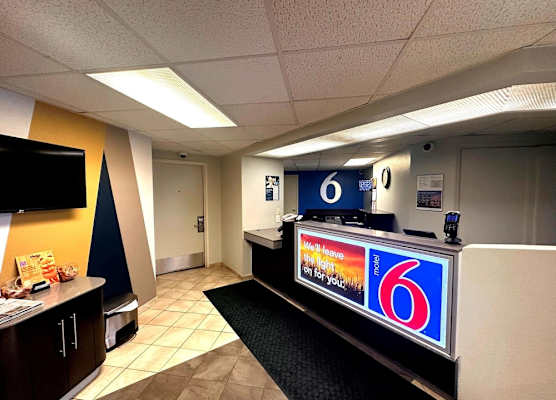 Motel 6 Duluth, MN 1