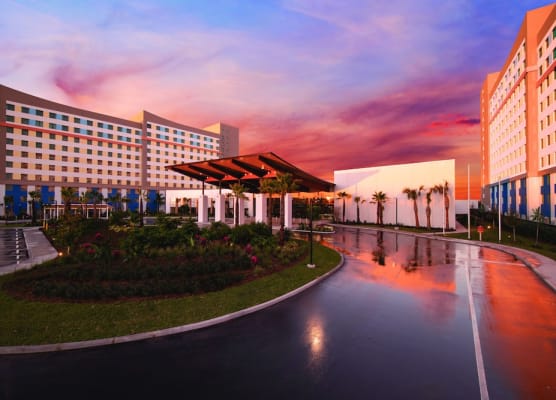 Universal’s Endless Summer Resort – Dockside Inn and Suites 1