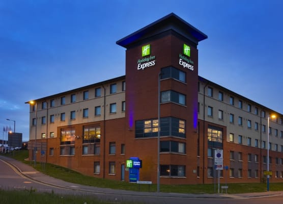 Holiday Inn Express LONDON - LUTON AIRPORT by IHG 1