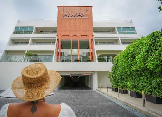 Away Bangkok Riverside Kene 1