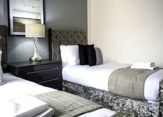 2 Bedroom Heron Apt Leamington Spa 1