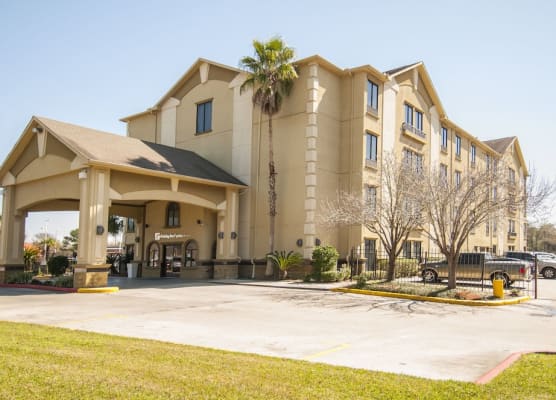 Holiday Inn Express & Suites Houston North Intercontinental, an IHG Hotel 1