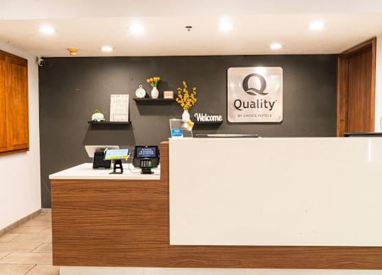 Quality Inn & Suites Oakwood Village - Cleveland South 1
