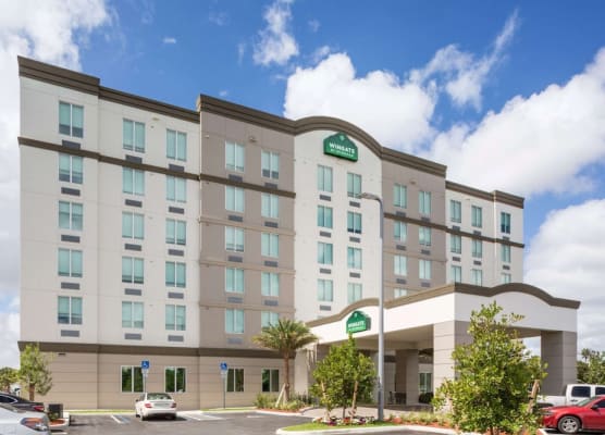 Wingate by Wyndham Miami Airport 1
