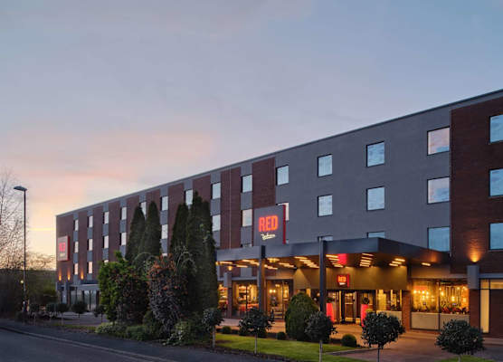 Radisson RED London Gatwick Airport 1