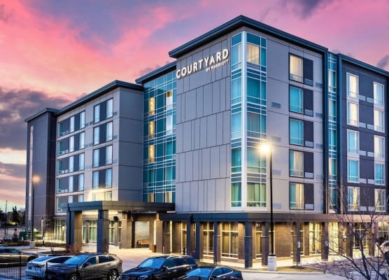 Courtyard by Marriott Burlington-Oakville 1