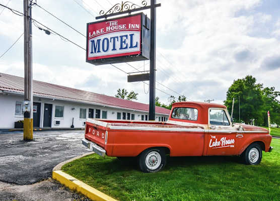 The Lake House Inn 1