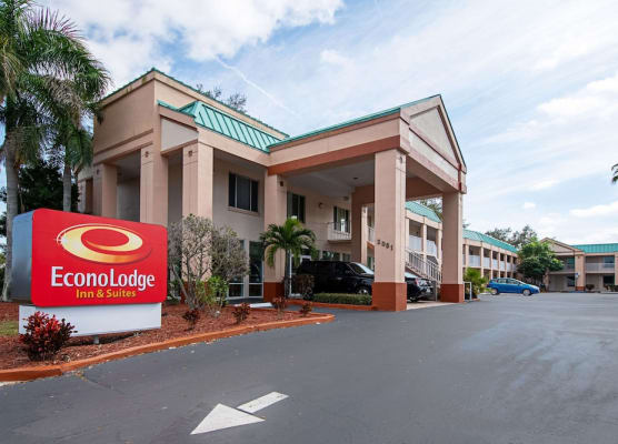 Econo Lodge Inn & Suites Clearwater Central 1