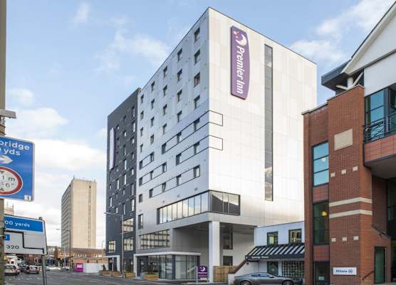 Premier Inn Woking Town Centre 1