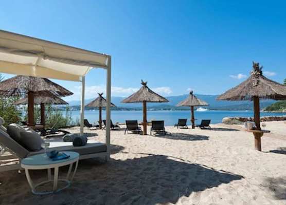 Isulella Hotel & Restaurant 1