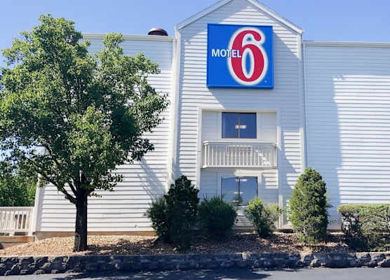 Motel 6-Maryland Heights, MO 1