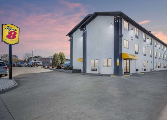 Super 8 by Wyndham Johnson City 1