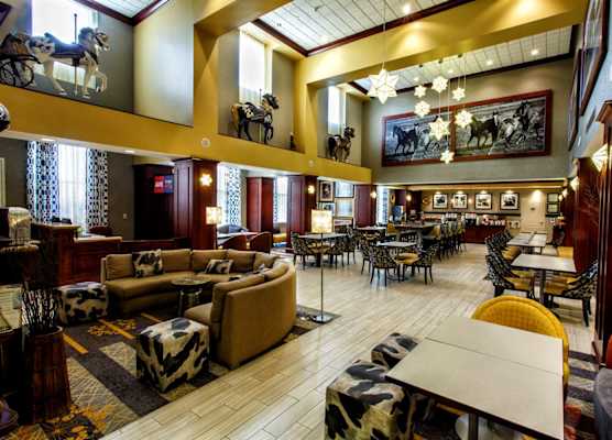 Hampton Inn & Suites Staten Island 1