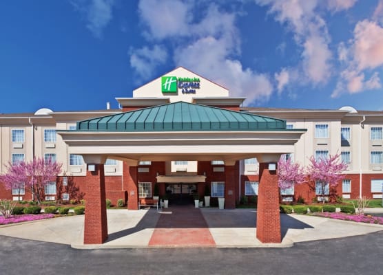 Holiday Inn Express & Suites MANCHESTER-CONF CTR(TULLAHOMA) by IHG 1