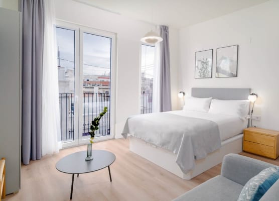 Limehome Valencia Carrer de Sant Jacint 1