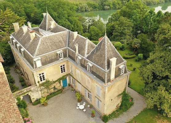 Chateau d'Estrac 1